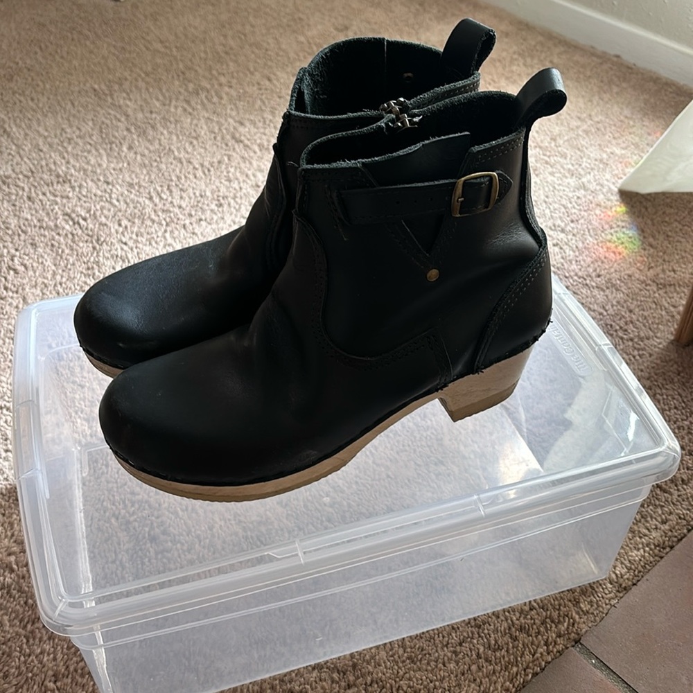 No. 6 ankle boot size 40 black buckle